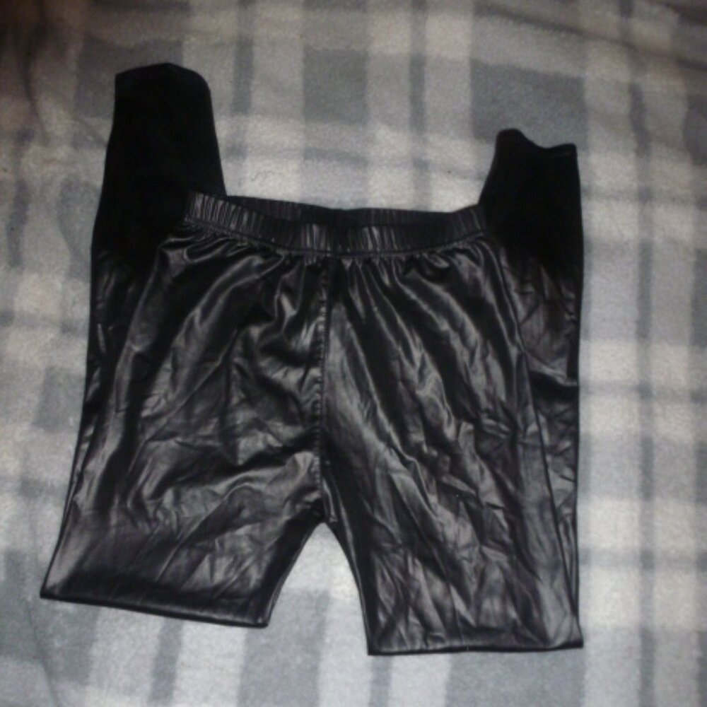 Black Faux Leather High-Waisted Leggings – Sleek & Stretchy Sz S/M